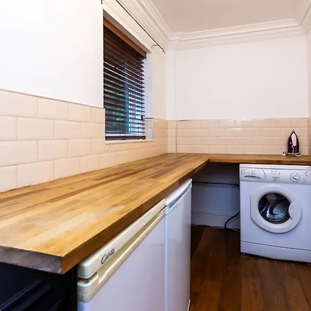 Toast Stays - Gilmonby Grove